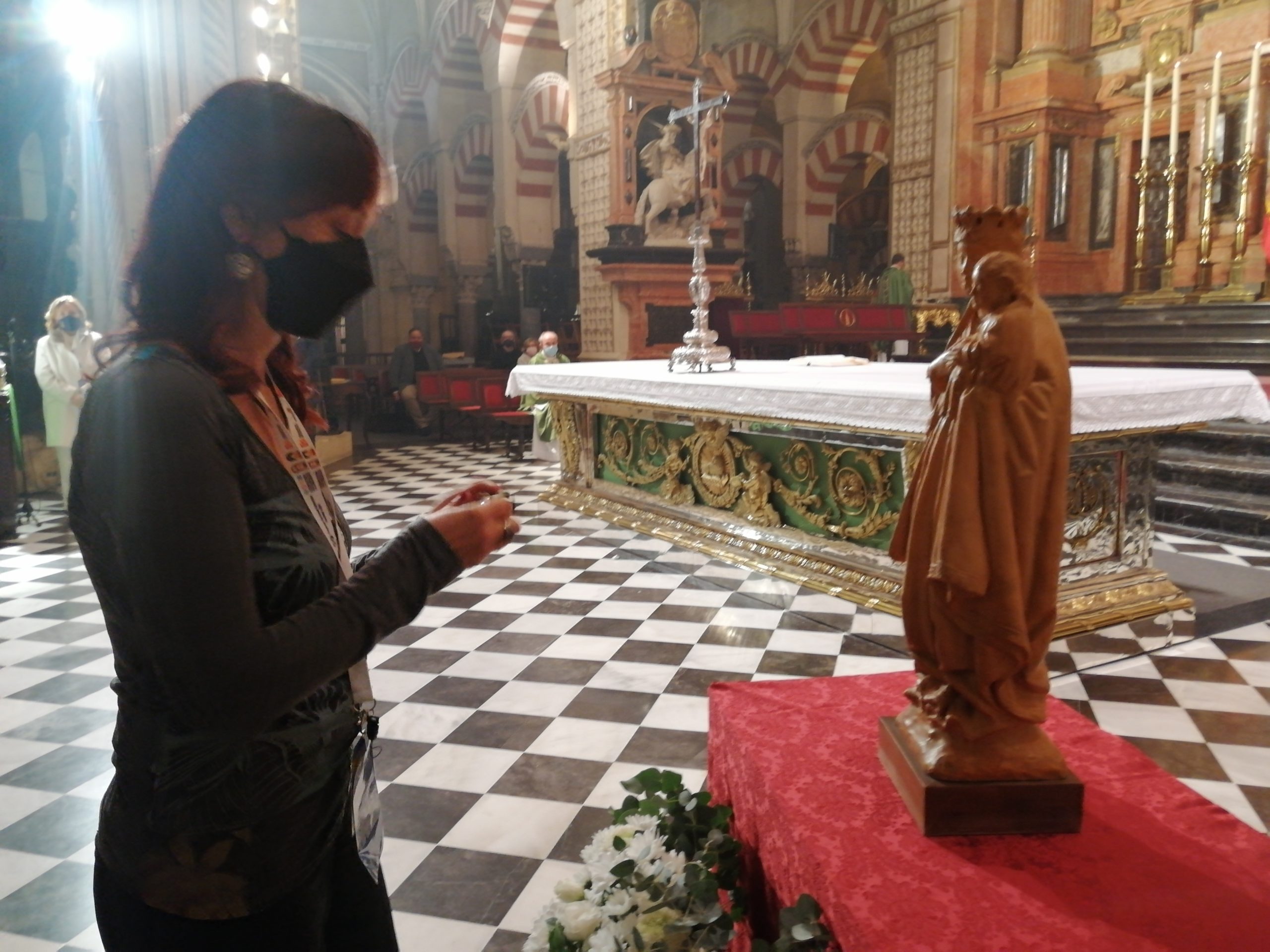 Imposición de la Distinción de Honor de la FEB a Nuestra Señora de la Fuensanta, coPatrona de Córdoba