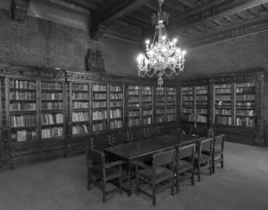 Sala del Archivo Histórico de la Ciudad de Barcelona en cuya mesa ha tenido lugar la firma del Acta Fundacional de la Universalis Fœderatio Præsepistica (UN-FOE-PRAE)