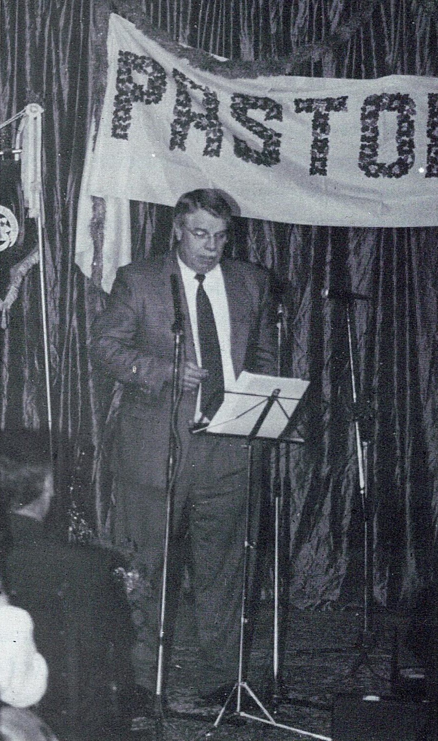 D. Rafael Alenda Seva, glosando la revista Pastorela n.º 9 de la Asociación de Belenistas de Callosa de Segura