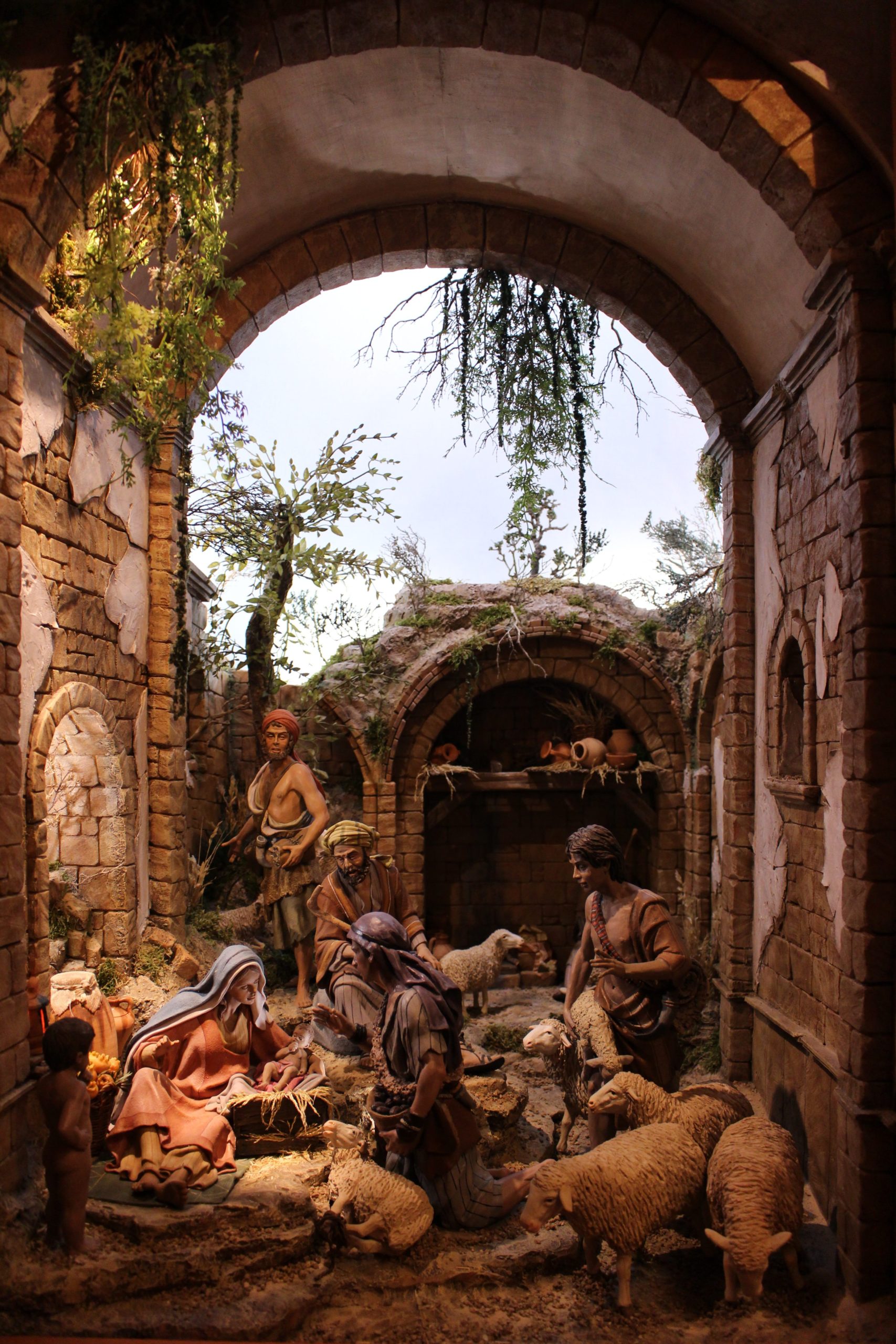 Primer Premio del XXII Certamen FEB de Fotografía «Imagen de la Navidad» (2017): fotografía presentada a concurso por la Agrupación Belenista José de Nazaret, titulada «Natividad 2», realizada por José Fructuoso Martínez a un belén suyo con figuras de José Luis Mayo Lebrija y José Joaquín Pérez Jaime